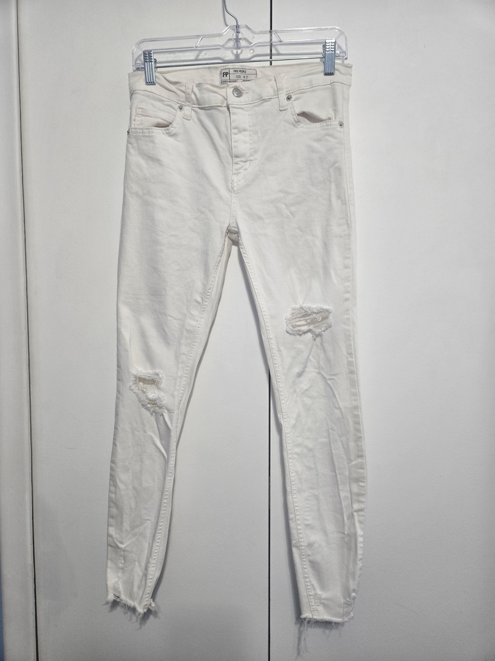 Free People Jeans Womenâs 27 White Distressed Skinny Raw Hem Stretch